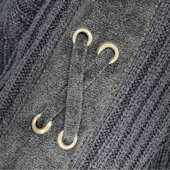 Nina Leonard Ribbed Turtleneck Sweater Top Black Size M Grommeted Lace Up Sleeve - Picture 7 of 10